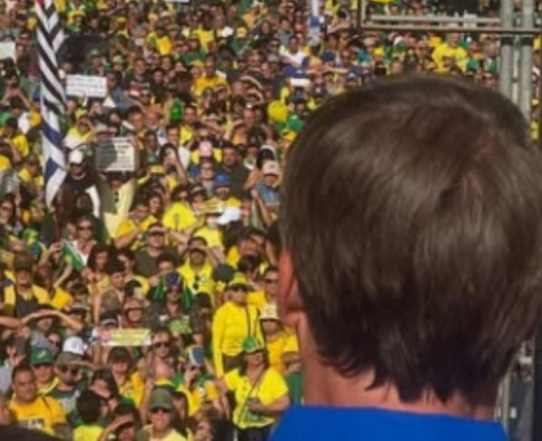 Bolsonaro reúne manifestantes na Paulista por pressão ao STF e anistia a golpistas