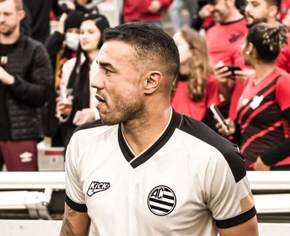 Roger Silva deixa o comando do Athletic