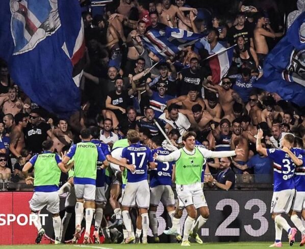 Sampdoria players celebrate after Massimo Coda's goal
