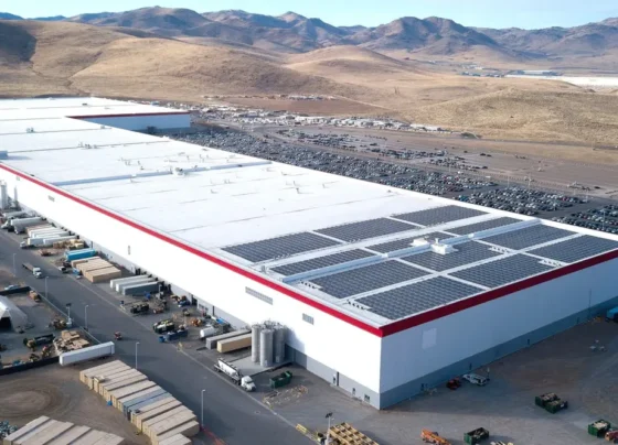 Tesla anuncia construção de projeto multimilionário na maior cidade da China