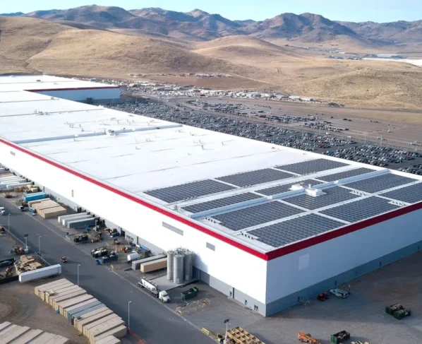Tesla anuncia construção de projeto multimilionário na maior cidade da China