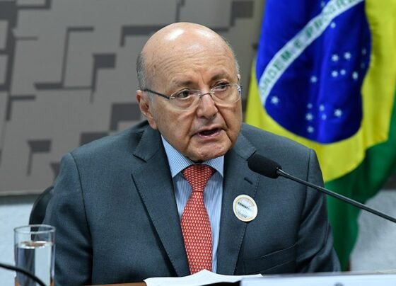 Maílson da Nóbrega, ex-ministro da Fazenda, defende imunização como fator primordial para a recuperação do PIB brasileiro