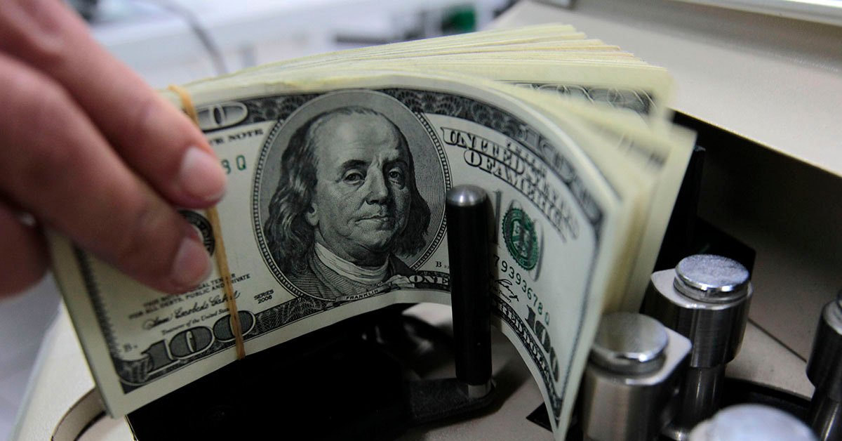 Dólar pode cair a R$ 5,40 no curto prazo, mas voltar a subir com risco fiscal
