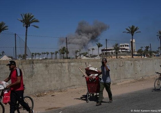 Em nova fase da guerra, Israel avança pelo centro de Gaza com tanques