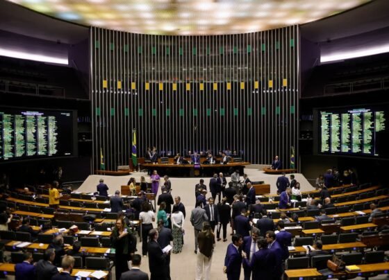 Gastos com funcionários na Câmara dos Deputados bate recorde