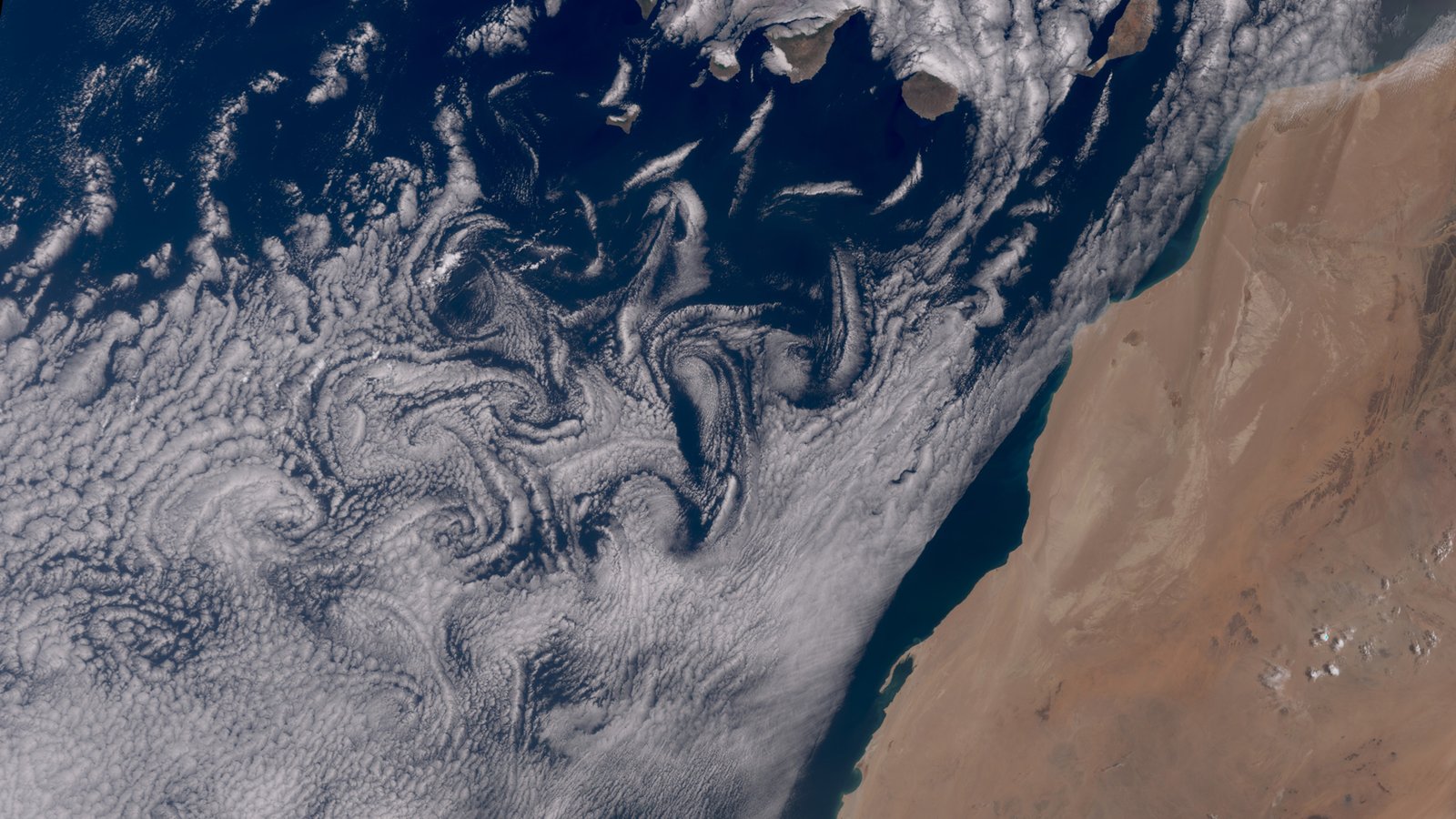 Cloud patterns near the Canary islands
