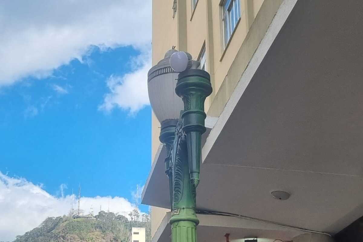 Populacao cobra reparo em lustre do Calcadao da Sao Joao
