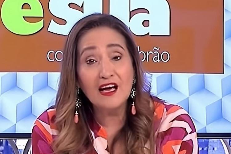 Sonia Abrão é apresentadora do